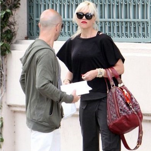 Louis Vuitton Limited Edition Monogram Aviator Bag in Bordeaux Red - PRISTINE - Picture 3 of 13